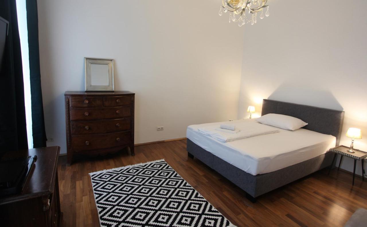 Casa Nostra - Ausgefallene Wohnung Am Augarten Вена Экстерьер фото