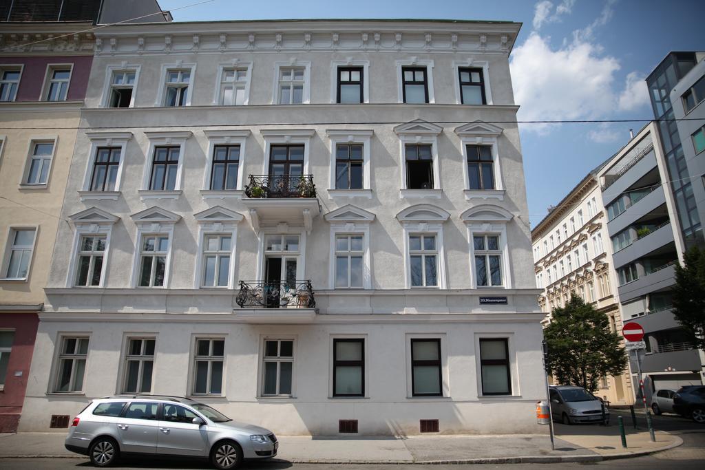 Casa Nostra - Ausgefallene Wohnung Am Augarten Вена Экстерьер фото